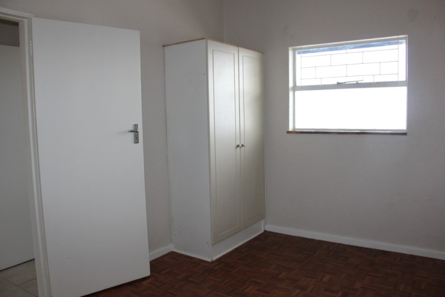 To Let 2 Bedroom Property for Rent in Somerset West Western Cape